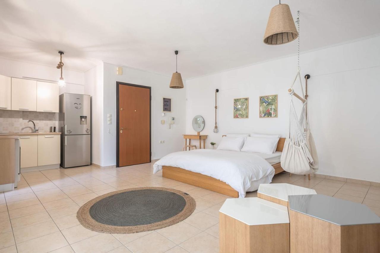 Athenian Home Luaran gambar
