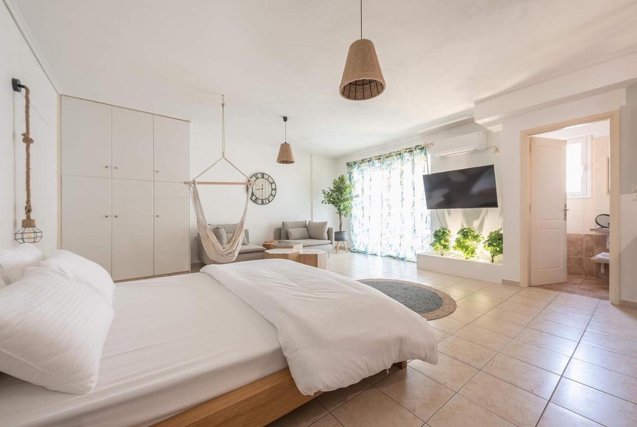 Athenian Home Luaran gambar