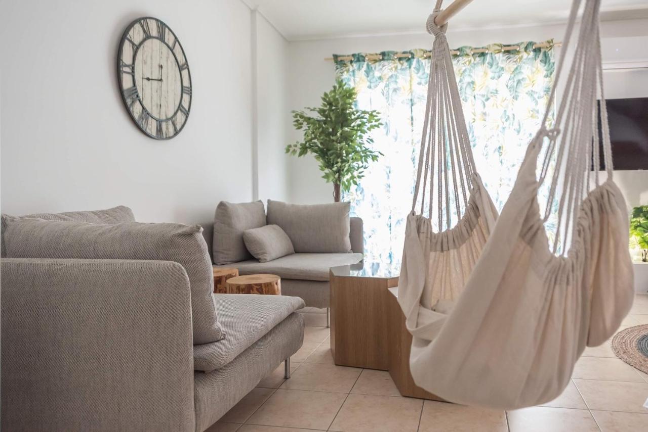 Athenian Home Luaran gambar