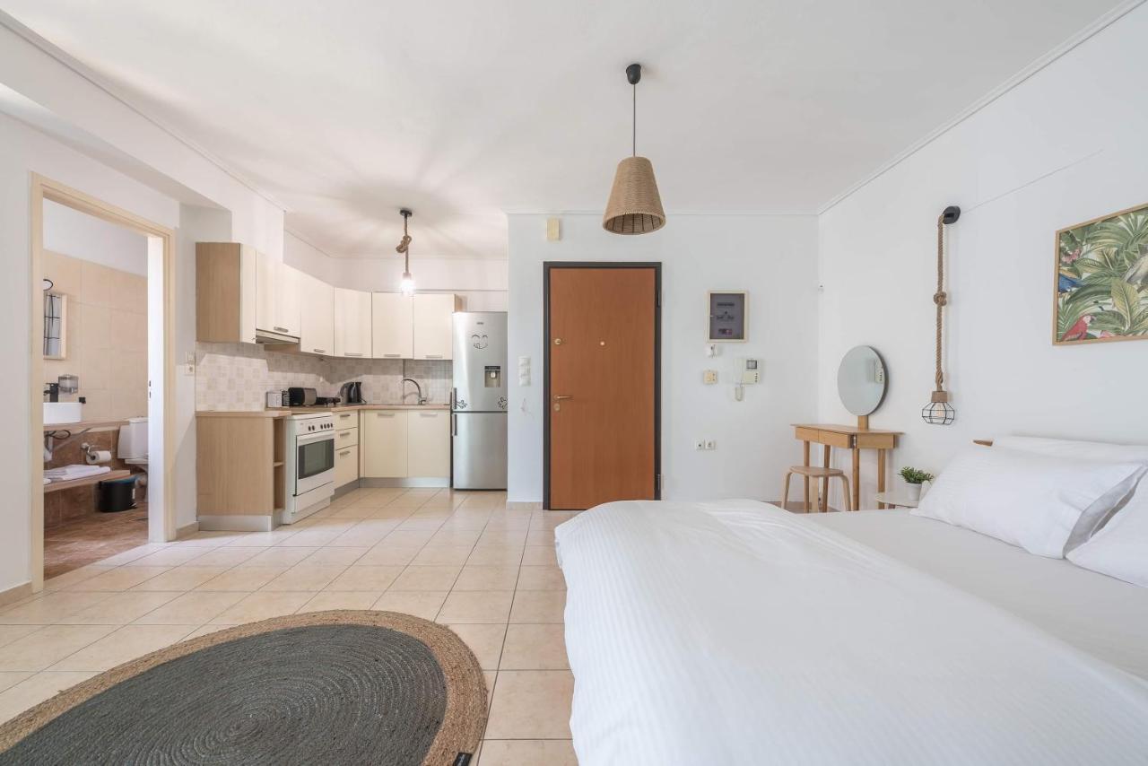 Athenian Home Luaran gambar