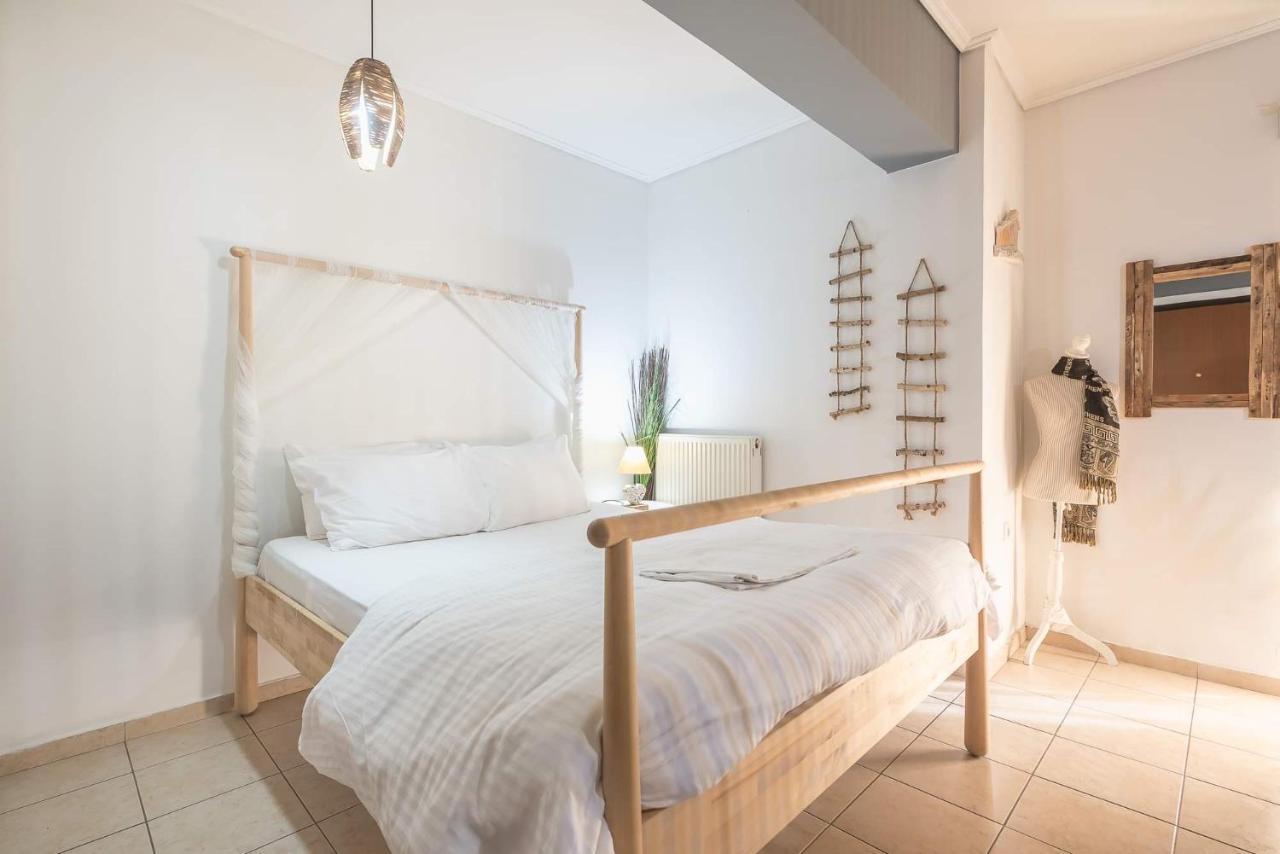Athenian Home Luaran gambar