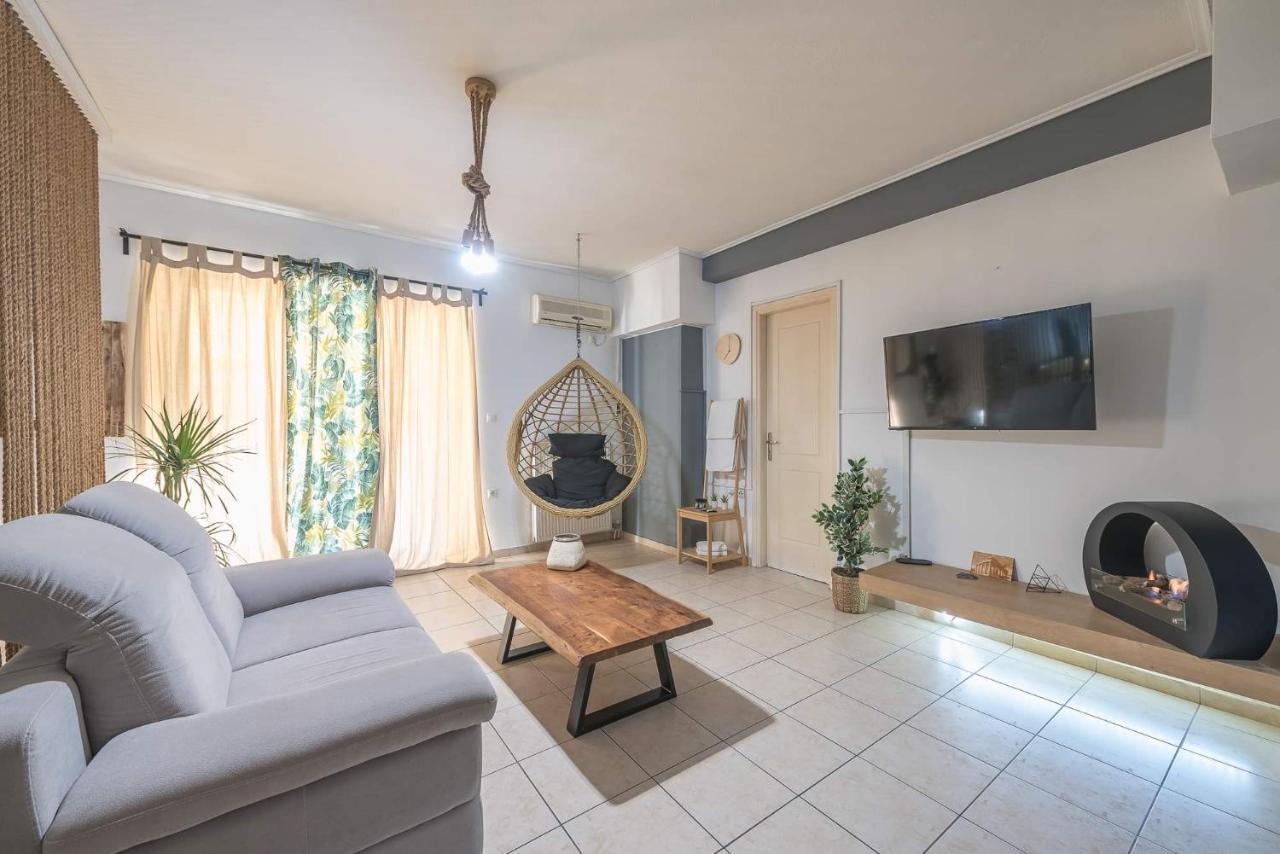 Athenian Home Luaran gambar