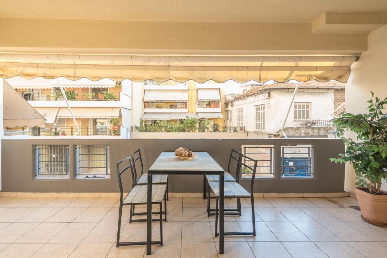 Athenian Home Luaran gambar
