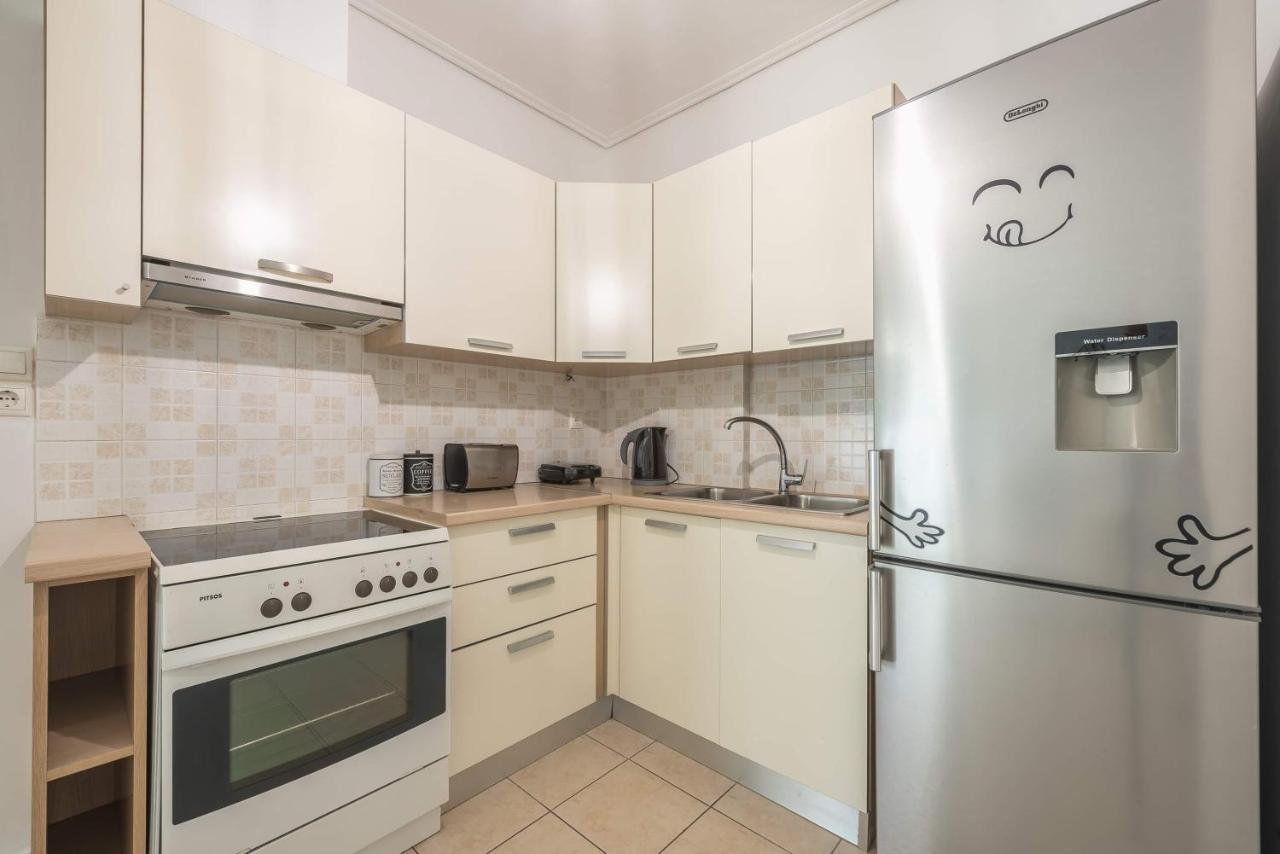 Athenian Home Luaran gambar