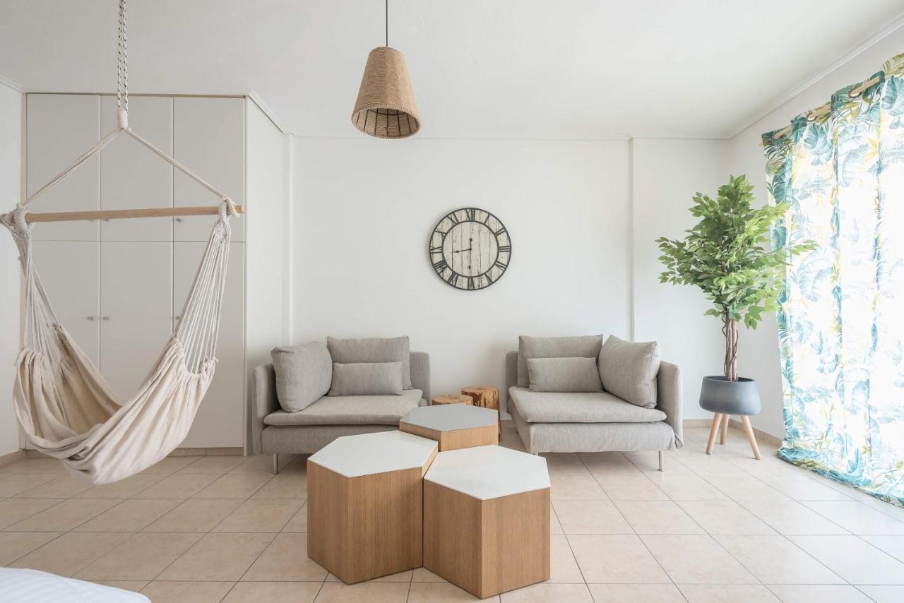 Athenian Home Luaran gambar