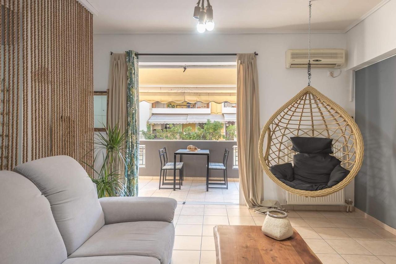Athenian Home Luaran gambar