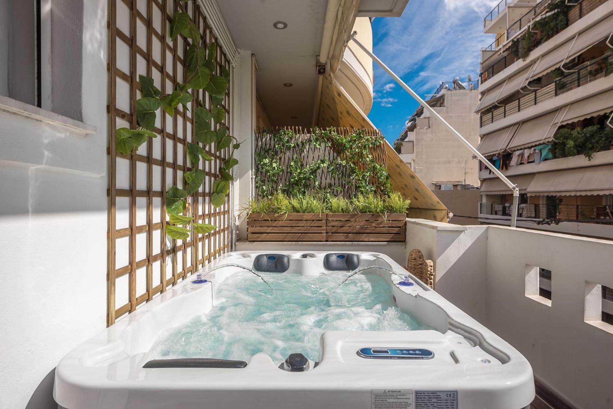 Athenian Home Luaran gambar