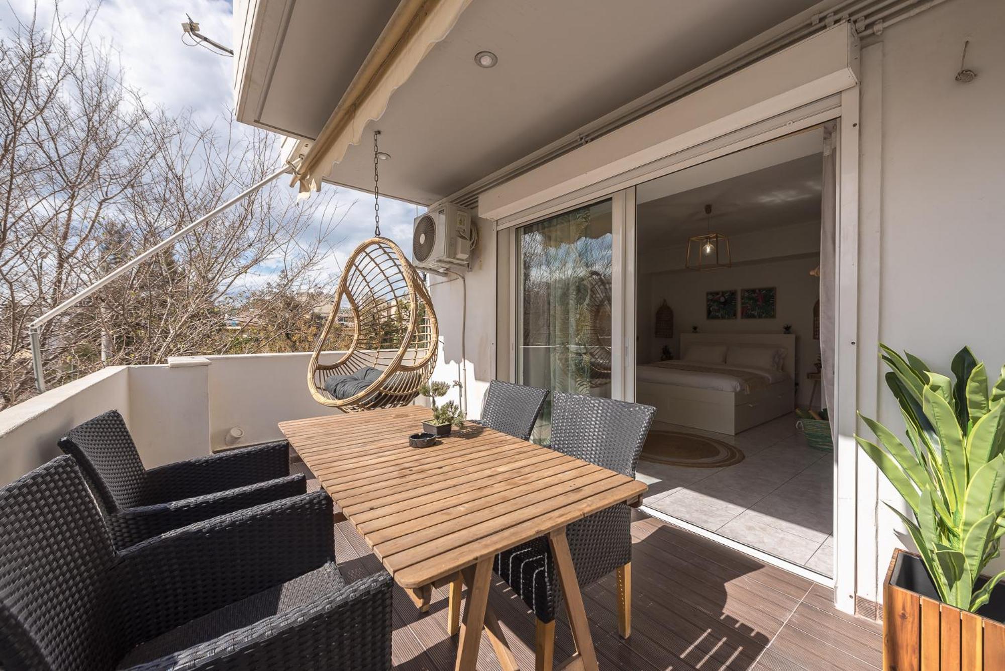 Athenian Home Luaran gambar