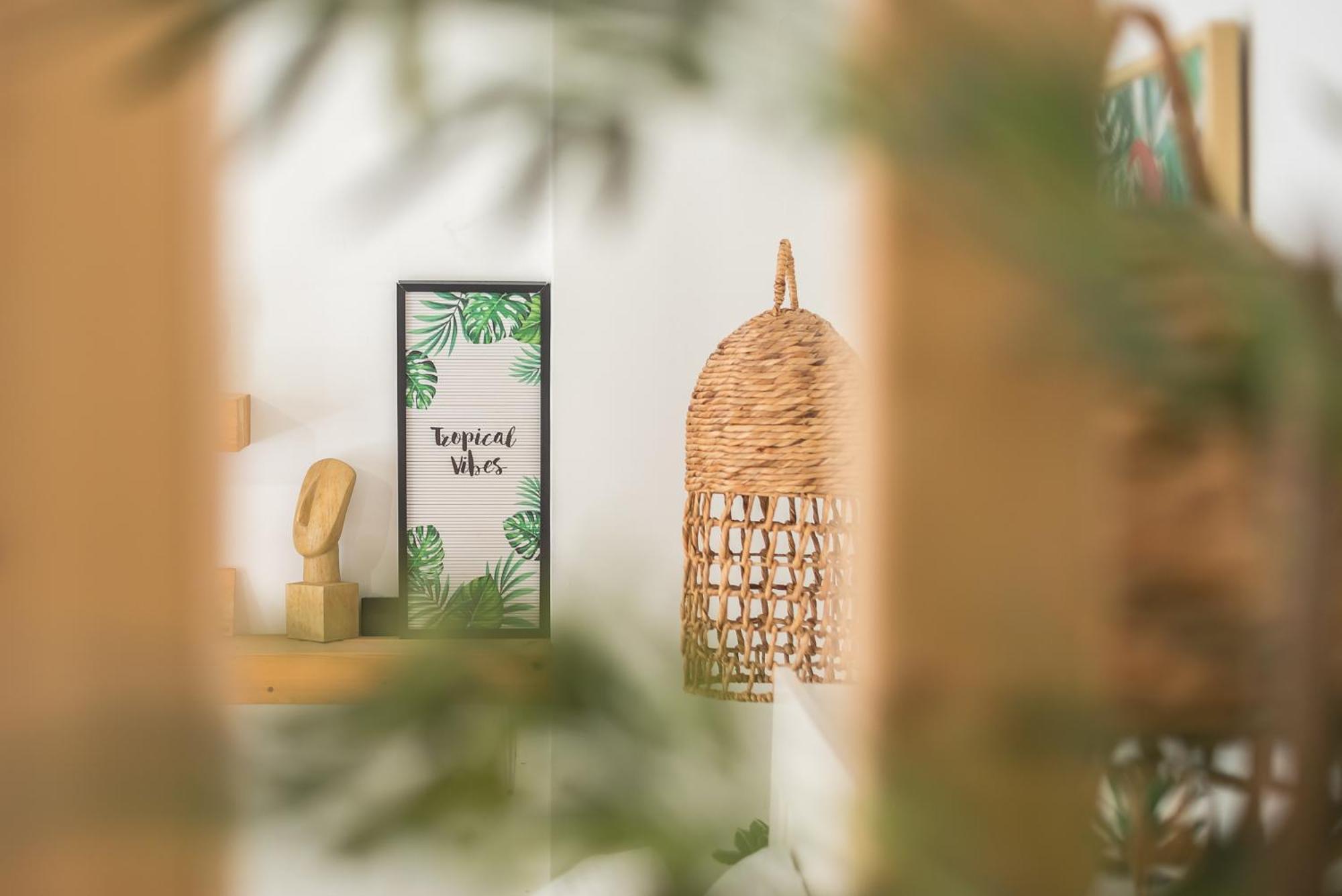 Athenian Home Luaran gambar