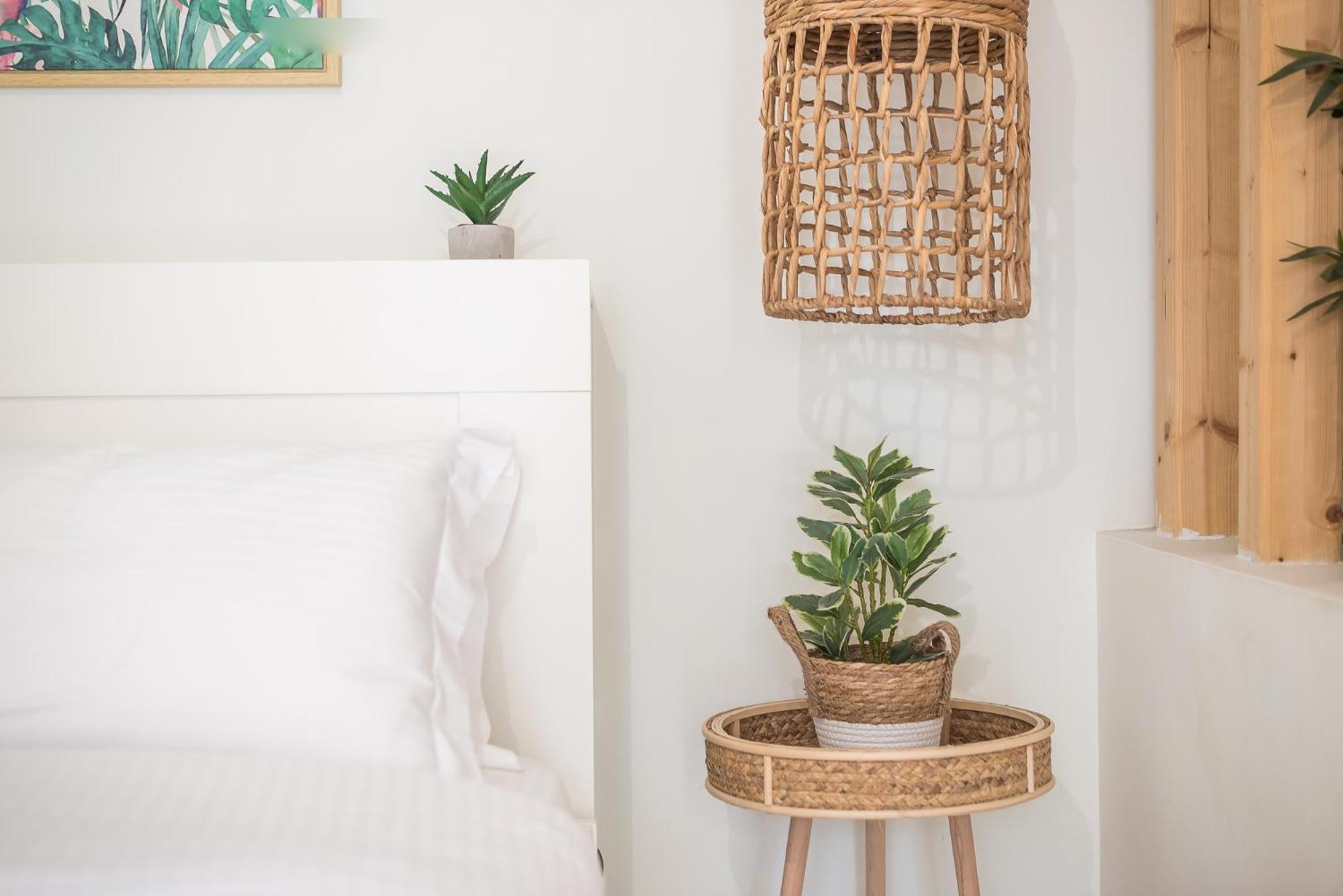 Athenian Home Luaran gambar