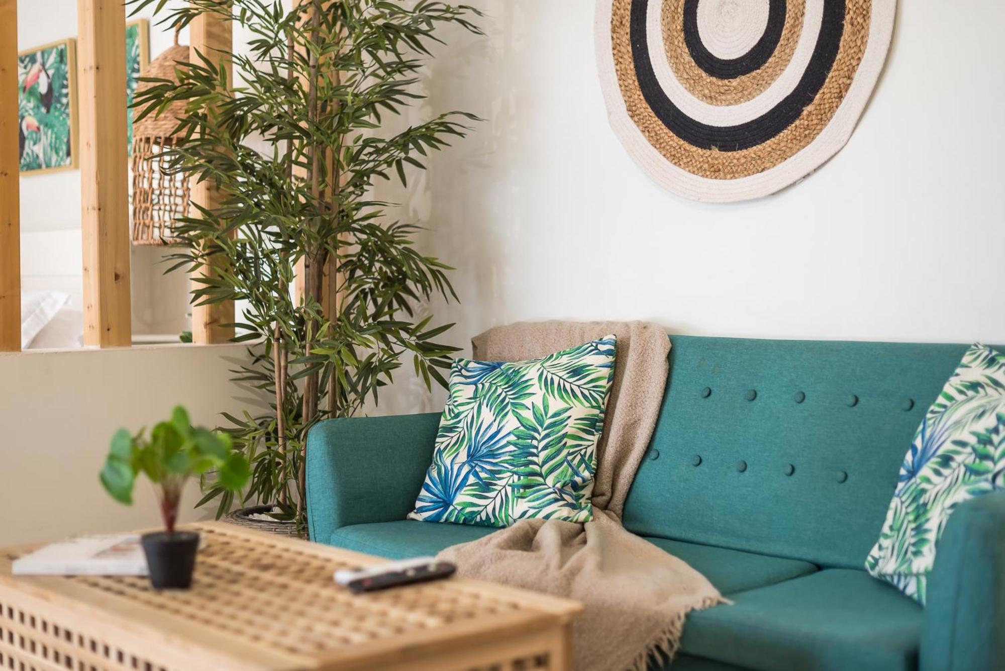 Athenian Home Luaran gambar